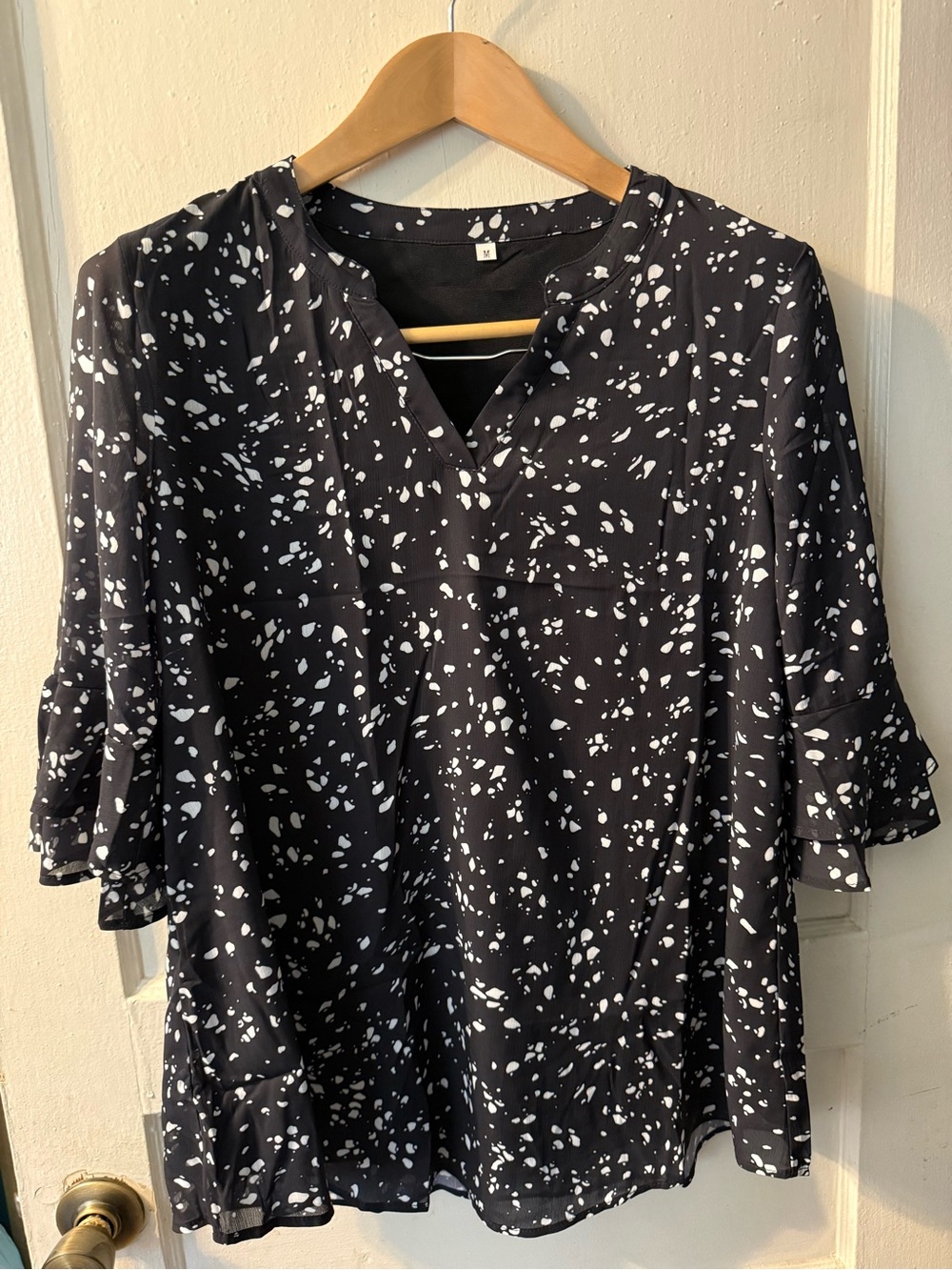 Women’s Black & White Speckle V-Neck Blouse M